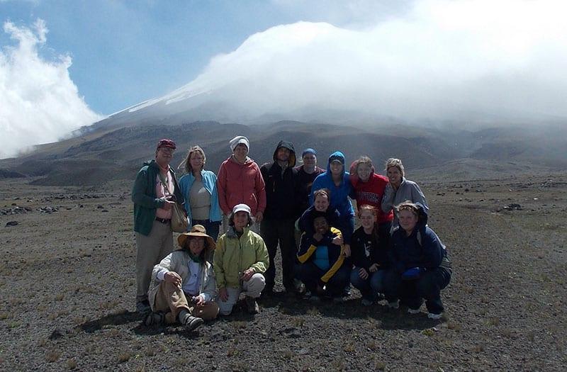 Maryville University biology students at Galapagos Islands during 出国留学 trip